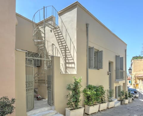 Facade/entrance, Off site, Day, Neighbourhood, Summer