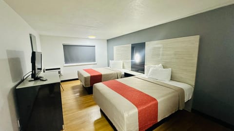 Evergreen Inn & Suites Portland Motel in Portland