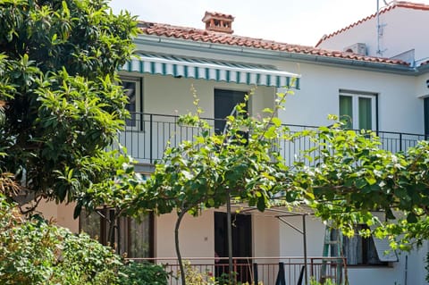 Property building, Facade/entrance, Balcony/Terrace