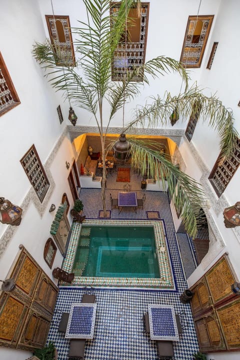 Property building, Swimming pool, Breakfast