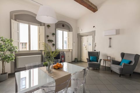 Lounge or bar, Dining area