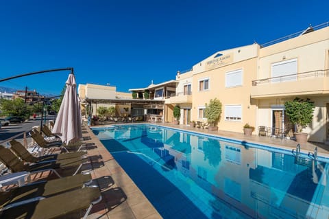 Balcony/Terrace, Swimming pool