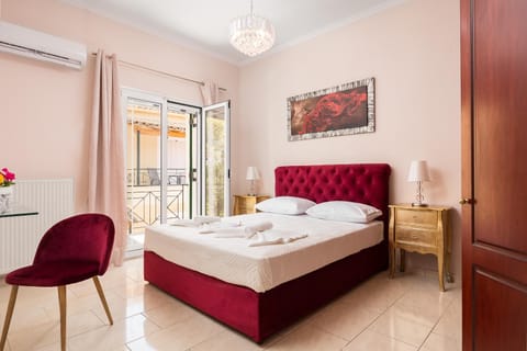 Bed, Balcony/Terrace, Photo of the whole room, Bedroom, Pool view, Inner courtyard view