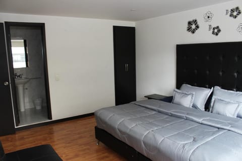 Bed, Bathroom, Photo of the whole room