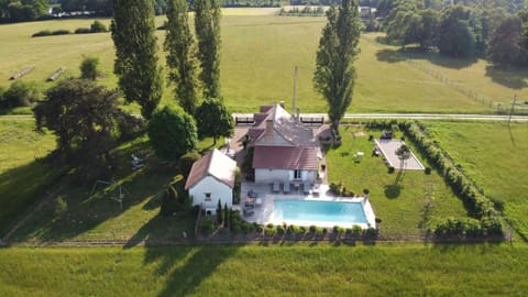 Le Montillon House in Centre-Val de Loire