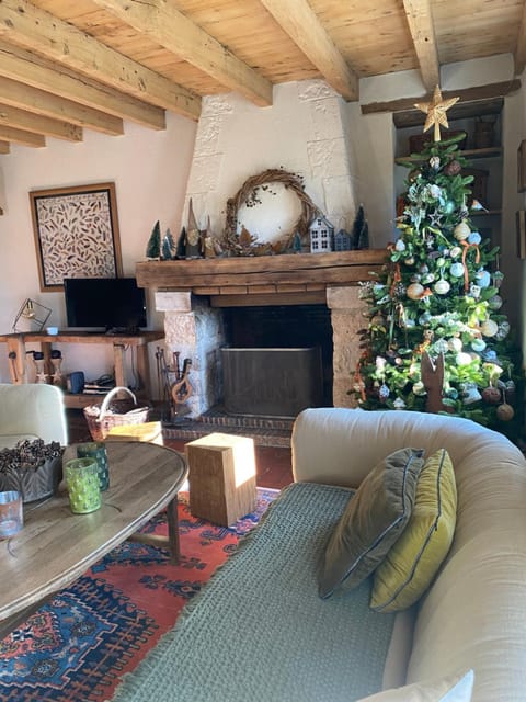 Le Montillon House in Centre-Val de Loire