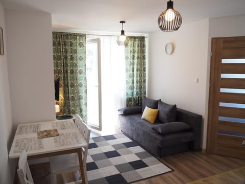 Bed, Living room, Photo of the whole room, Dining area
