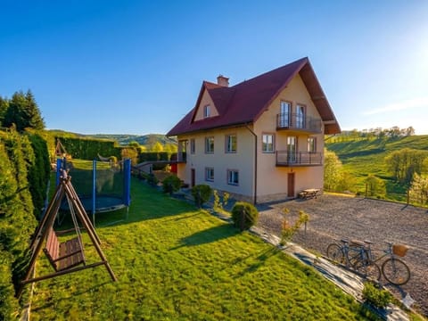 Property building, Spring, Day, Natural landscape, Garden, Garden view