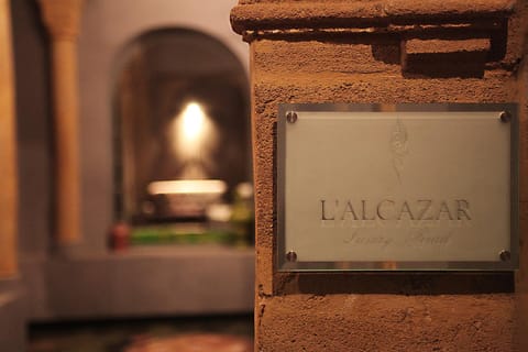 Facade/entrance, Decorative detail