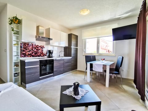 Kitchen or kitchenette, Living room, Dining area