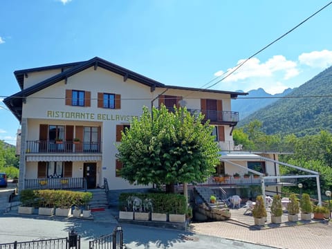 Property building, Spring, Day, Natural landscape, Mountain view
