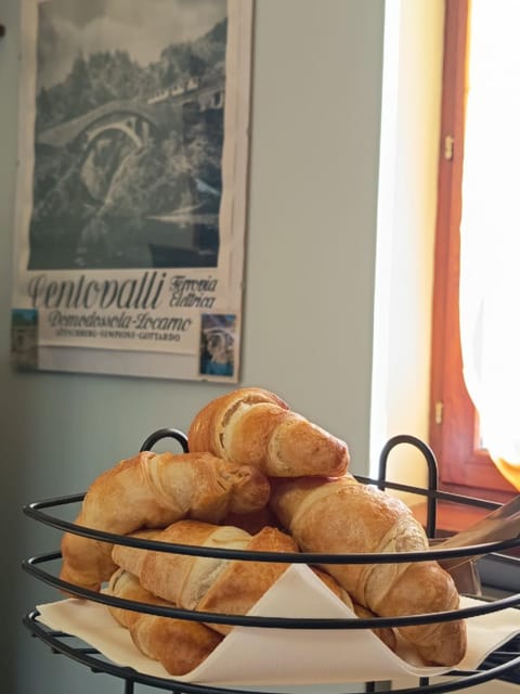 Food and drinks, Food, Breakfast, Continental breakfast