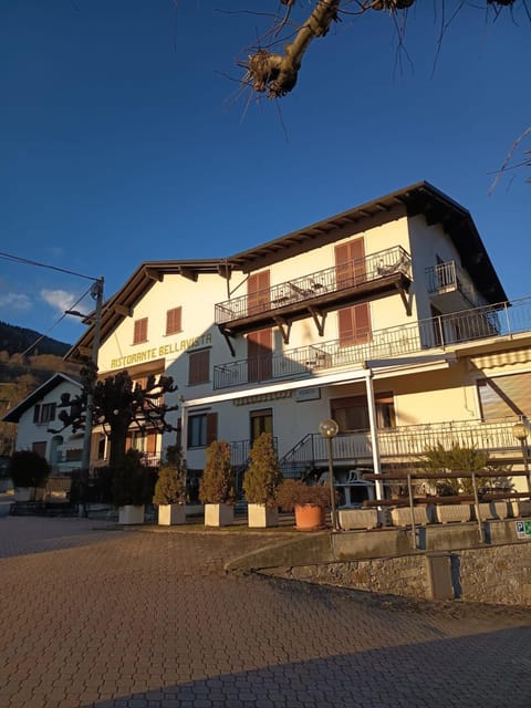 Property building, Day