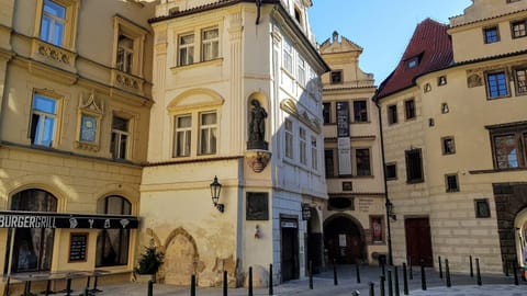 Facade/entrance