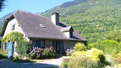 Facade/entrance, Garden view, Mountain view