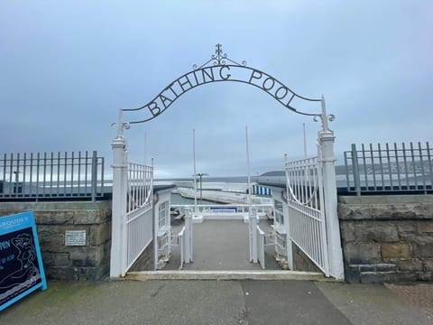 Stunning Seaview Cottage House in England