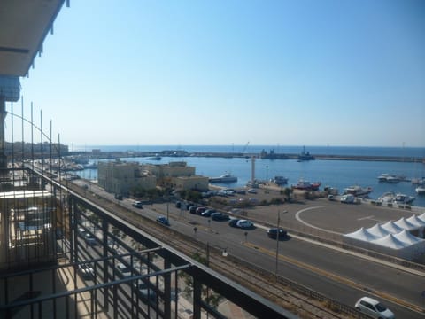 City view, Sea view