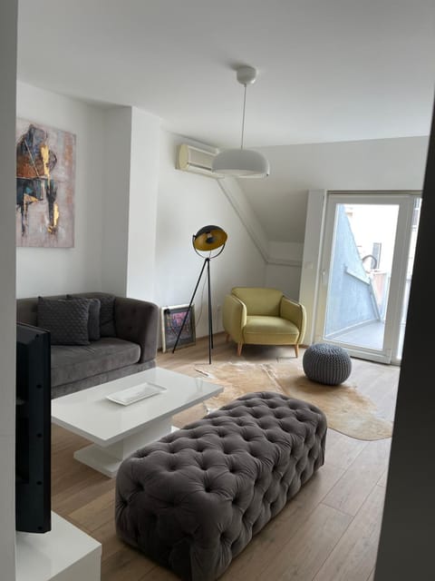 The Roof - Luxury Apartment Apartment in Omiš bus station