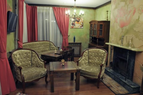 Communal lounge/ TV room