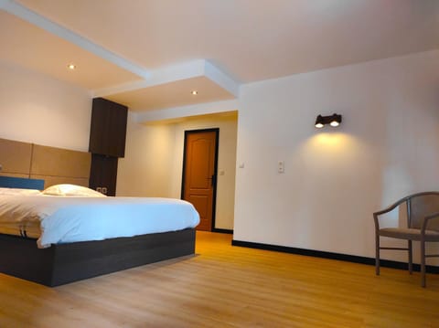 Modern'Hôtel - Centre ville - SNCF Hotel in Valenciennes