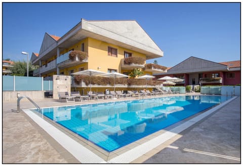 Property building, Swimming pool
