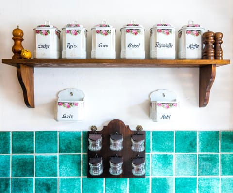 Spring, Winter, Summer, Coffee/tea facilities, Kitchen or kitchenette, Decorative detail, Dining area, Autumn