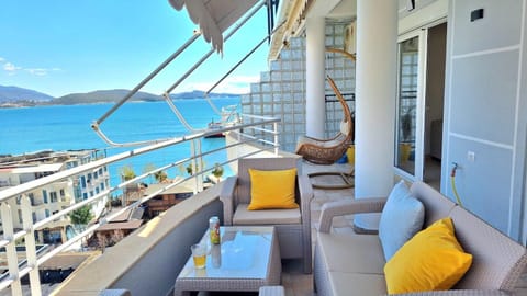 Natural landscape, View (from property/room), Balcony/Terrace, Seating area, Mountain view, Sea view