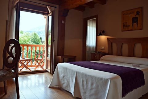 Balcony/Terrace, Photo of the whole room, Mountain view