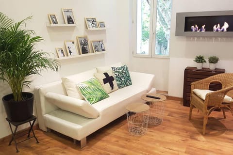 GregBnb - T2 Cosy et design - WiFi - 15min Gare Apartment in Toulon