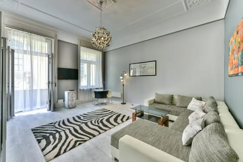 Communal lounge/ TV room, TV and multimedia, Photo of the whole room