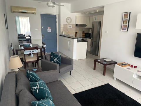 Zero Zero 2 Apartment in Peyia