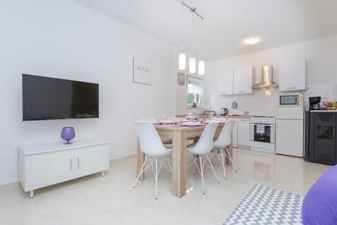 Kitchen or kitchenette, Living room, Dining area
