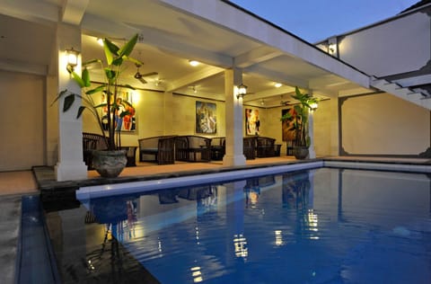 Swimming pool, Swimming pool