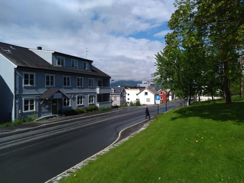 Property building, Day