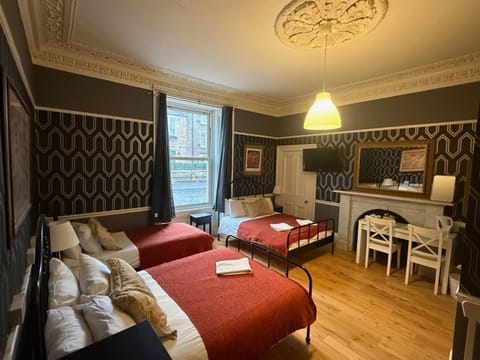 Bedroom, Family