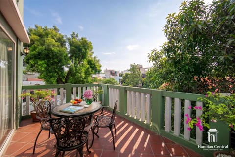 View (from property/room), View (from property/room), Balcony/Terrace