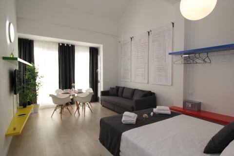 Photo of the whole room, Dining area, Bedroom