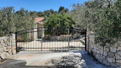 Miniature house for two Nature lodge in Tisno