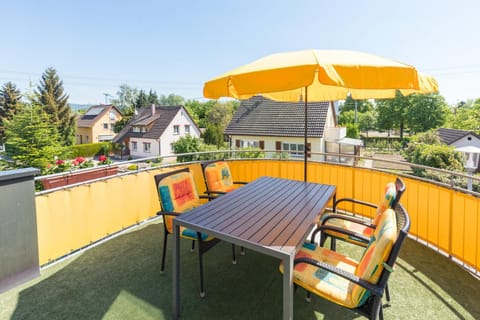 Property building, Balcony/Terrace, Living room