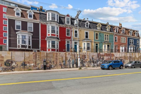 Property building, Day, Neighbourhood, City view, Street view, Location