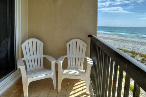 Pinnacle Port C1-203 House in Sunnyside