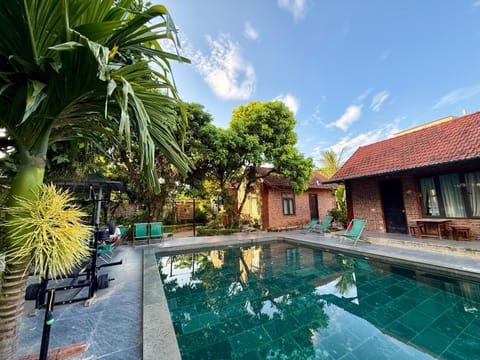 Property building, Garden, Garden view, Pool view, Swimming pool