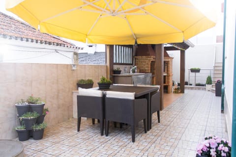 Patio, BBQ facilities, Lounge or bar