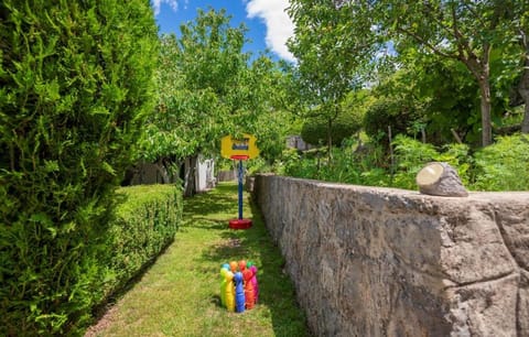 Holiday Home Marijeta, Grab 2A, Trilj Country House in Split-Dalmatia County