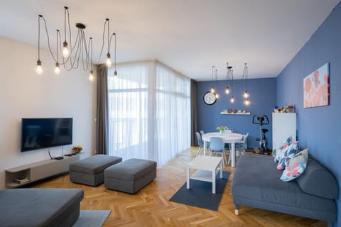 TV and multimedia, Balcony/Terrace, Balcony/Terrace, Living room, Dining area, Diving