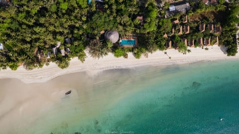 View (from property/room), View (from property/room), Beach, Beach, Landmark view, Landmark view, Sea view, Sea view, Swimming pool, Swimming pool, Location