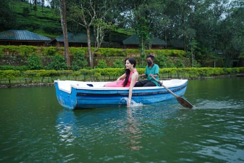 Day, People, Natural landscape, Activities, Guests, Lake view