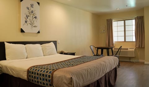 Seating area, Bedroom