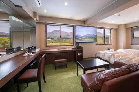 Bed, Natural landscape, View (from property/room), Photo of the whole room, Bedroom, Mountain view