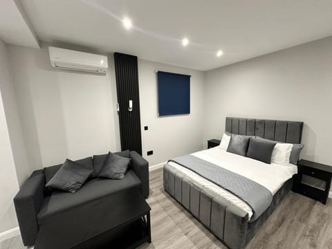 Bed, Bedroom, air conditioner
